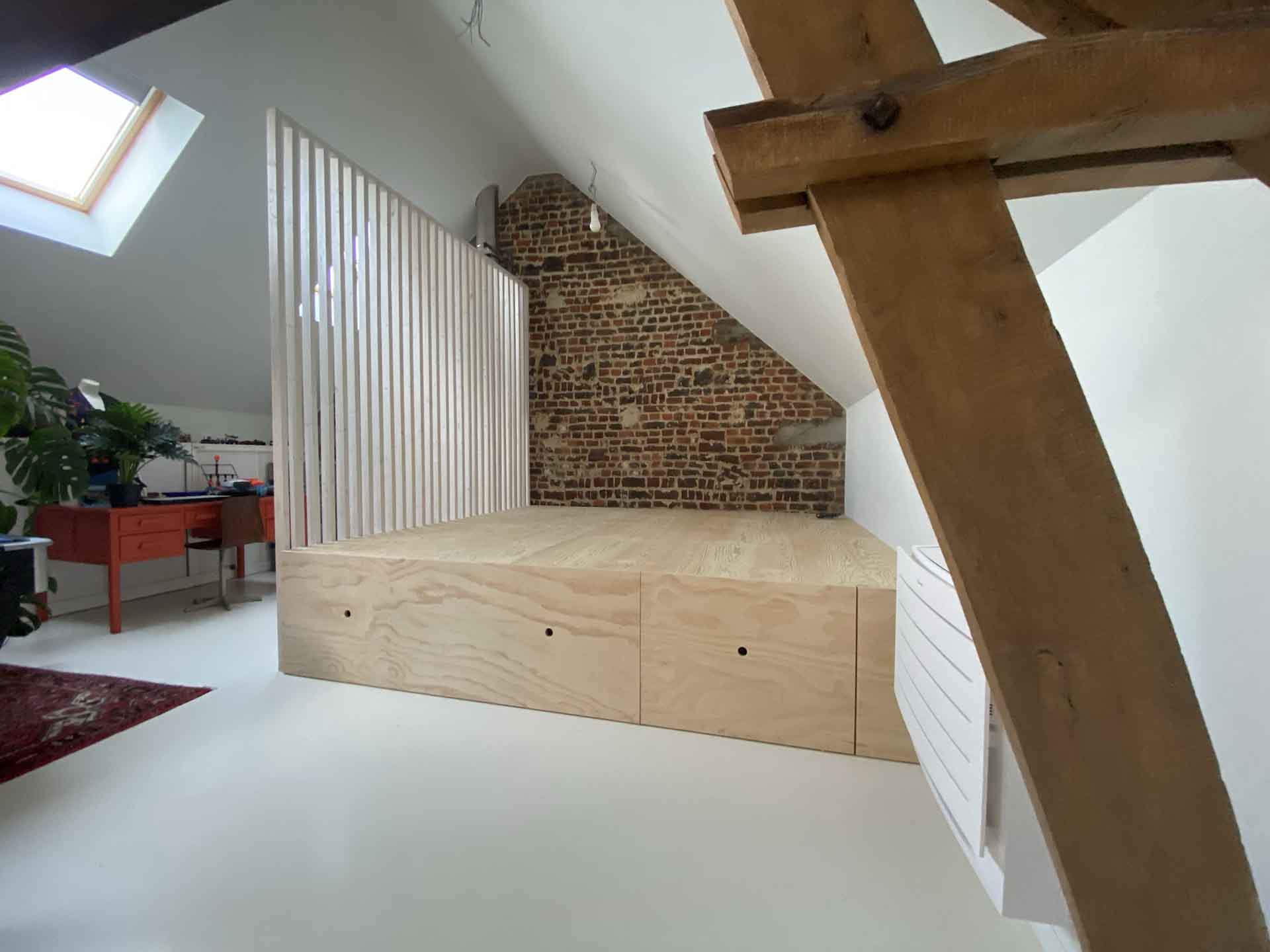 Slaapkamer met uitrolbaar bed | Woodz Design | Zander Steels